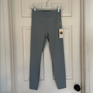 Vuori NWT Blue Leggings Size Medium